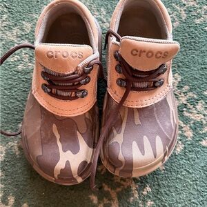 CROCS Brown Tan Sneakers with Camouflage Design